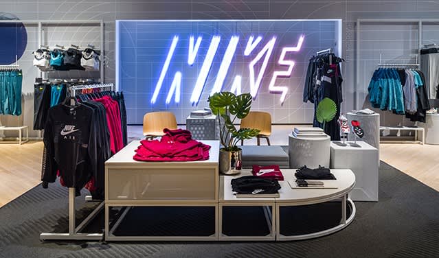 Nike — магазин спортивной одежды и обуви — в ТРЦ Shymkent Plaza