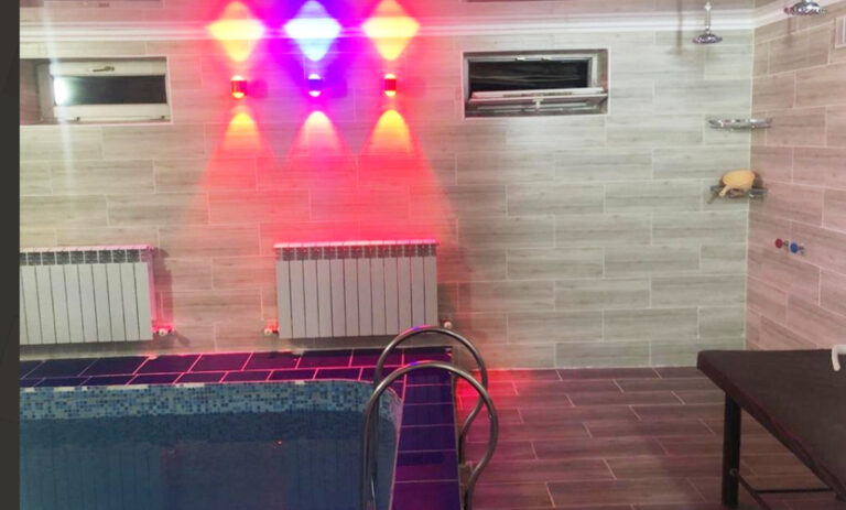 pool 768x463