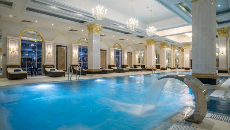 swimming pool 768x433